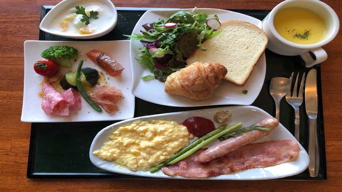 【朝食付】和洋選べる定食スタイル！一日の始まりはおいしい朝食から【アパは映画もアニメも見放題】